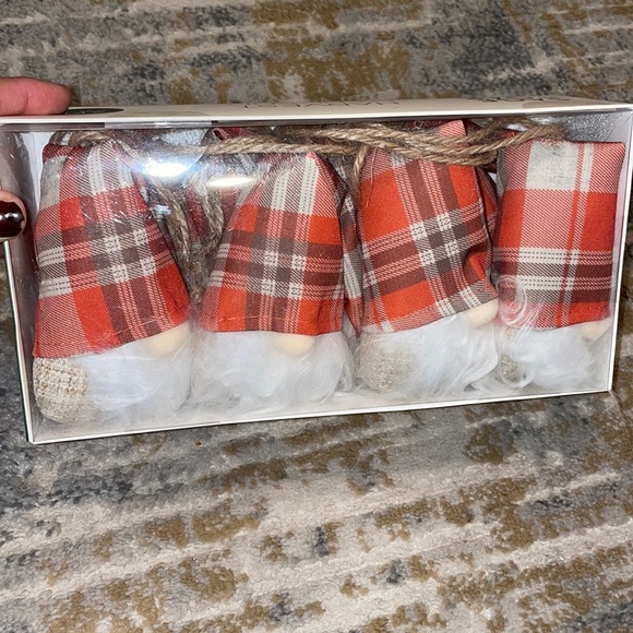 Other - GNOME    SAGE&OAK  HARVEST GARLAND